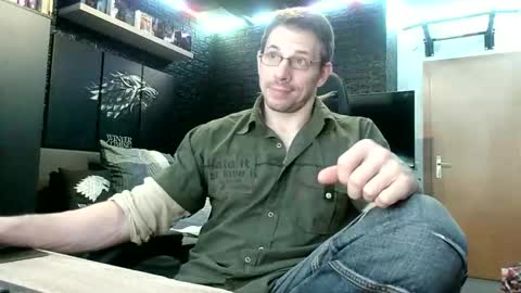 Snapshot of dreamwallker chatting on 09.11.25 Ioannes Paulus the 2nd online show from 09.11.25