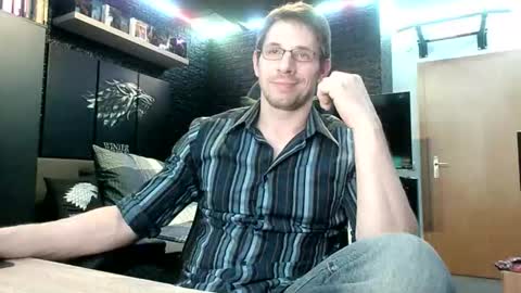 Snapshot of dreamwallker chatting on 10.16.25 Ioannes Paulus the 2nd online show from 10.16.25