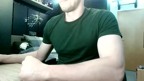 Snapshot of dreamwallker chatting on 11.04.25 Ioannes Paulus the 2nd online show from 11.04.25