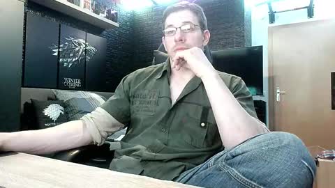 Snapshot of dreamwallker chatting on 11.25.25 Ioannes Paulus the 2nd online show from 11.25.25