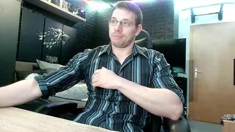 Snapshot of dreamwallker chatting on 11.27.25 Ioannes Paulus the 2nd online show from 11.27.25