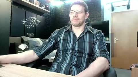 Snapshot of dreamwallker chatting on 11.28.25 Ioannes Paulus the 2nd online show from 11.28.25