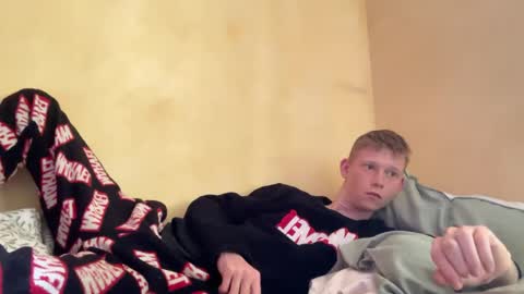 dreamy_devi1 online show from 04.16.26