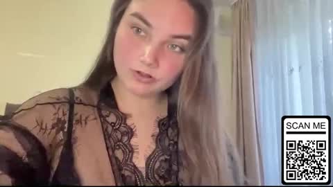 Snapshot of dreamyblushfairy chatting on 09.17.25 Mila online show from 09.17.25