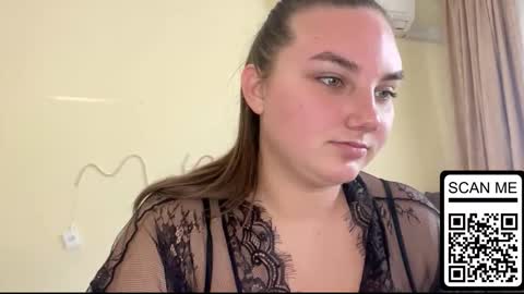 Snapshot of dreamyblushfairy chatting on 09.21.25 Mila online show from 09.21.25