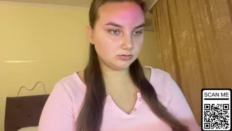 Snapshot of dreamyblushfairy chatting on 10.02.25 Mila online show from 10.02.25