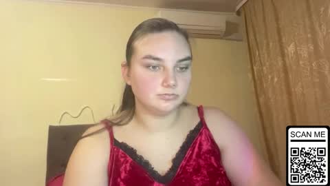 Snapshot of dreamyblushfairy chatting on 10.06.25 Mila online show from 10.06.25