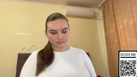 Snapshot of dreamyblushfairy chatting on 10.14.25 Mila online show from 10.14.25