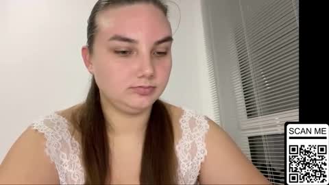 Snapshot of dreamyblushfairy chatting on 10.26.25 Mila online show from 10.26.25