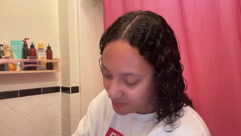 RIRI OR DREAMY online show from 01.01.25