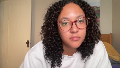 RIRI OR DREAMY online show from 01.01.25