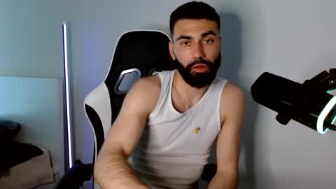 Snapshot of drewwho_ chatting on 04.09.26 drewwho_ online show from 04.09.26