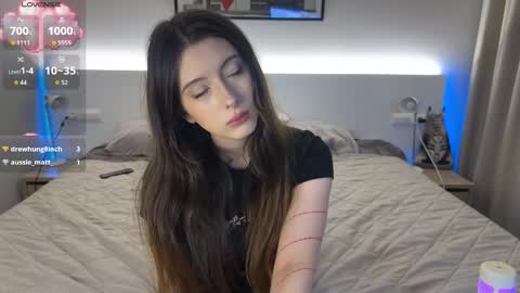 Snapshot of drippinsoprettyo_o chatting on 11.21.25 Emily online show from 11.21.25