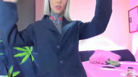 drippyorlove online show from 02.16.25