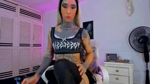 drippyorlove online show from 12.04.25