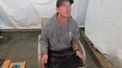 Snapshot of dritylilboy chatting on 05.03.26 Inexperienced catfish online show from 05.03.26