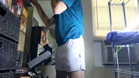 Snapshot of drmbigg chatting on 06.17.26 Hello Hope you enjoy what you see. I love attention in dirty talk and tips thickcock edging precum dirtyTalk C2C online show from 06.17.26