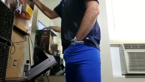 Snapshot of drmbigg chatting on 06.23.26 Hello Hope you enjoy what you see. I love attention in dirty talk and tips thickcock edging precum dirtyTalk C2C online show from 06.23.26