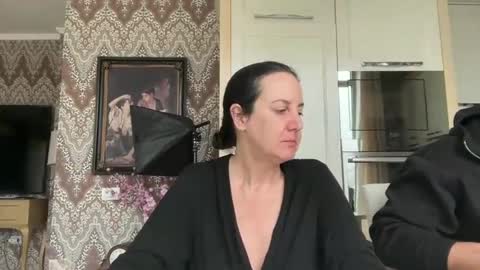 Snapshot of drresa chatting on 02.25.25 Dr. Resa online show from 02.25.25