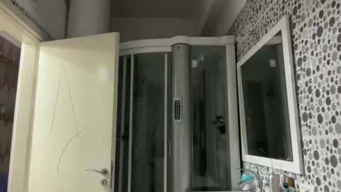 Snapshot of drresa chatting on 02.26.25 Dr. Resa online show from 02.26.25