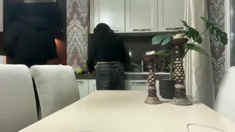 Snapshot of drresa chatting on 02.26.25 Dr. Resa online show from 02.26.25