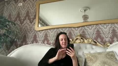 Snapshot of drresa chatting on 02.27.25 Dr. Resa online show from 02.27.25