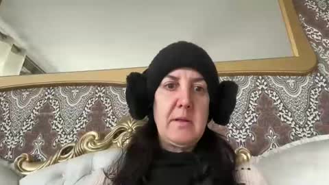 Snapshot of drresa chatting on 02.28.25 Dr. Resa online show from 02.28.25