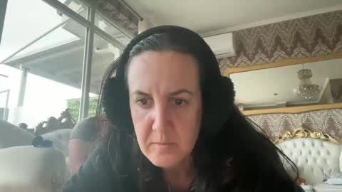 Snapshot of drresa chatting on 03.01.25 Dr. Resa online show from 03.01.25