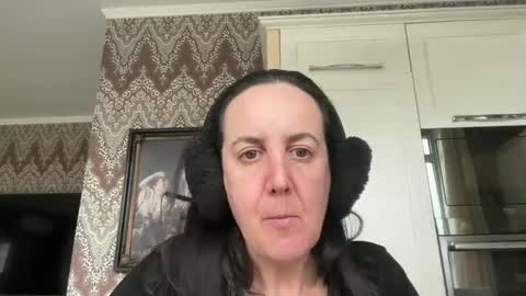 Snapshot of drresa chatting on 03.02.25 Dr. Resa online show from 03.02.25