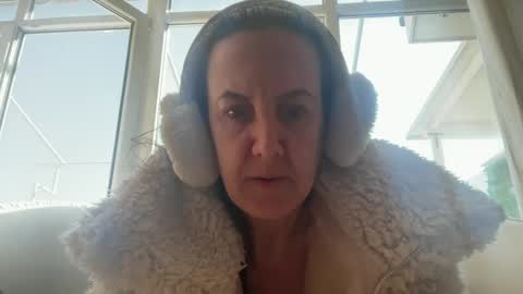 Snapshot of drresa chatting on 03.05.25 Dr. Resa online show from 03.05.25