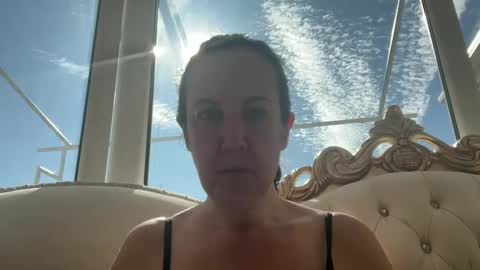 Snapshot of drresa chatting on 03.07.25 Dr. Resa online show from 03.07.25