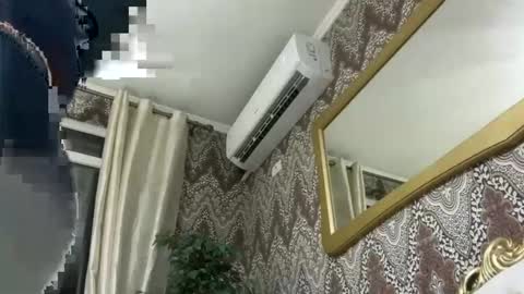 Snapshot of drresa chatting on 03.10.25 Dr. Resa online show from 03.10.25