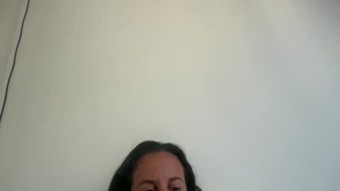 Snapshot of drresa chatting on 09.10.25 Dr. Resa online show from 09.10.25