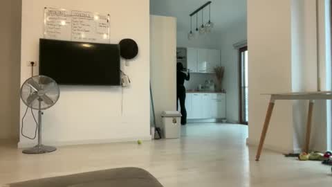 Snapshot of drresa chatting on 10.17.25 Dr. Resa online show from 10.17.25