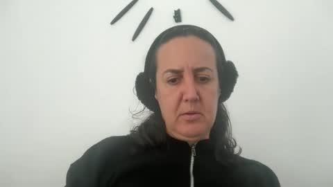 Snapshot of drresa chatting on 10.26.25 Dr. Resa online show from 10.26.25