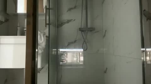 Snapshot of drresa chatting on 12.19.25 Dr. Resa online show from 12.19.25