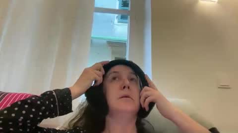 Snapshot of drresa chatting on 03.17.26 Dr. Resa online show from 03.17.26