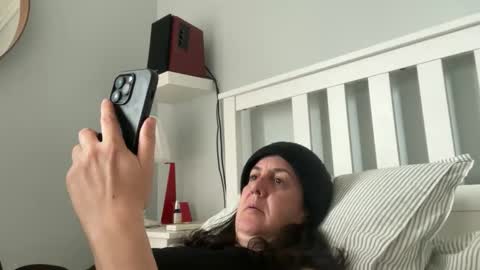 Snapshot of drresa chatting on 04.03.26 Dr. Resa online show from 04.03.26