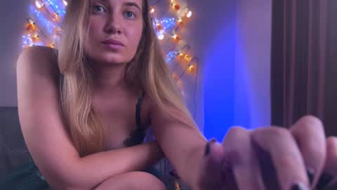 Snapshot of drug_feet chatting on 12.02.24 Mistress Lola Slavic witch online show from 12.02.24