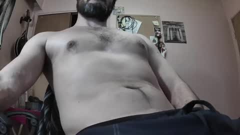 Snapshot of dstructo chatting on 12.17.24 D online show from 12.17.24