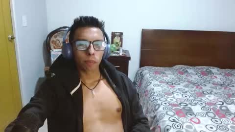 Snapshot of dtwink0310 chatting on 11.24.25 David online show from 11.24.25