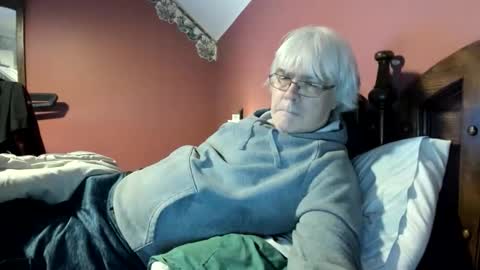 Snapshot of dug38 chatting on 04.22.26 Doug online show from 04.22.26