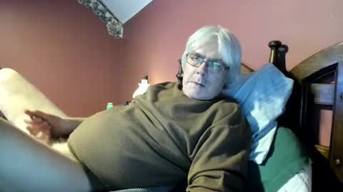 Snapshot of dug38 chatting on 04.28.26 Doug online show from 04.28.26
