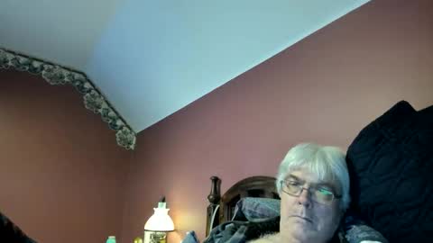 Snapshot of dug38 chatting on 05.11.26 Doug online show from 05.11.26