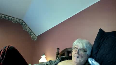 Snapshot of dug38 chatting on 05.11.26 Doug online show from 05.11.26