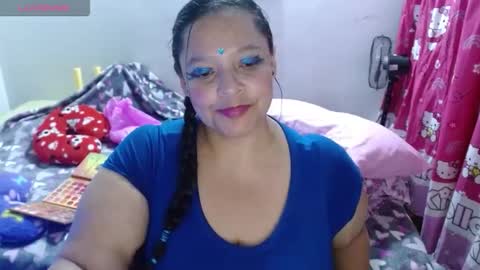 Snapshot of dulce_mmaria chatting on 10.31.25 dulce online show from 10.31.25