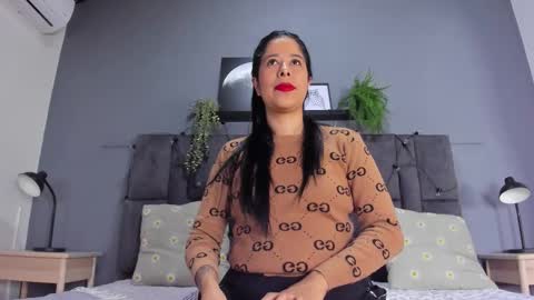 DULCE AURORA online show from 12.02.25