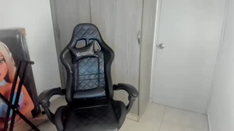 Snapshot of dulcekim_dj chatting on 02.13.26 dulcekim_dj online show from 02.13.26