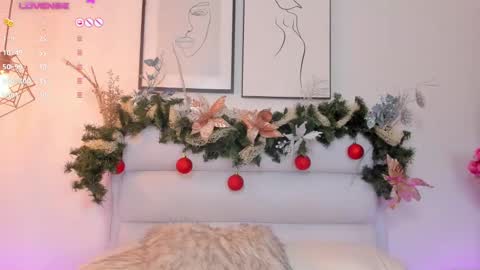 Snapshot of dulcepatersson chatting on 12.13.24 DULCE online show from 12.13.24