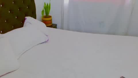 Snapshot of dulcetentacion__ chatting on 11.10.25 Juliana and online show from 11.10.25